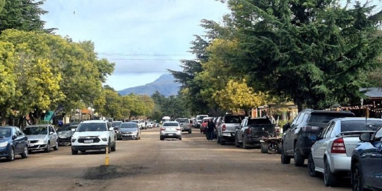 La Comarca Serrana recibió una importante afluencia turística durante el fin de semana de vacaciones de invierno  La Comarca Serrana vivió un intenso movimiento turístico durante el fin de semana, en el marco del receso invernal, con una importante presencia de visitantes que eligieron los paisajes del distrito de Tornquist para disfrutar de unos días de descanso en contacto con la naturaleza.