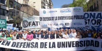 Docentes universitarios exigen la aplicación de la Ley de Financiamiento y amenazan con un nuevo paro