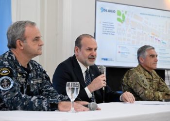 BAHIA BLANCA: Bahía se viste de celeste y blanco para celebrar el Día de la Independencia