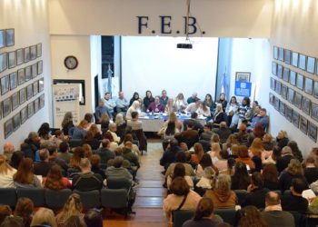 Estatales y docentes bonaerenses aceptaron la oferta de aumento de 7%