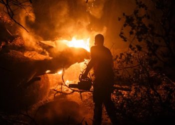 El fuego asedia España otro verano más: 106.000 desalojados y más de 81.000 hectáreas calcinadas en el país tras el incendio más devastador de la historia reciente