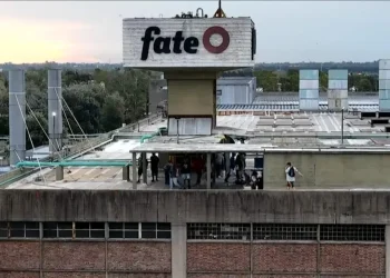 Uno de cada cuatro despidos del sector privado se produjo en la Provincia y la caída salarial es récord en el Conurbano