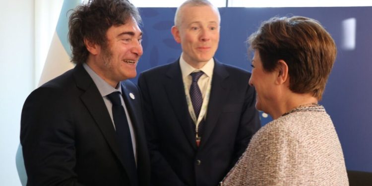 La titular del FMI desembarca en Argentina para brindar un nuevo apoyo a Milei