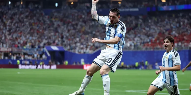 ÉPICA REMONTADA: ARGENTINA LE GANO 3-2 A EGIPTO  El conjunto de Lionel Scaloni caía 0-2 y parecía eliminado, pero lo empató con un Lionel Messi genial y lo ganó sobre la hora.