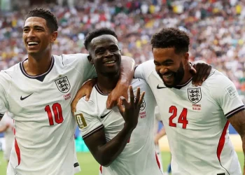 Inglaterra se quedó con el tercer puesto venciendo por 6-4 a Francia
