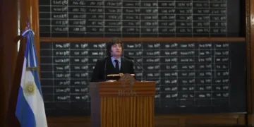 «Andate a vivir a Cuba»: Javier Milei estalló en la Bolsa de Comercio cuando lo interrumpieron con reclamos