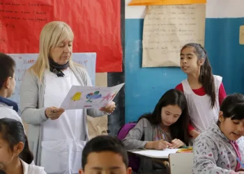 Proponen un reforma para incorporar más docentes bonaerenses a las escuelas: de qué trata
