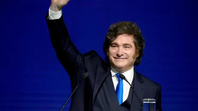 Milei anunció un feriado nacional para recibir a la Selección argentina tras el subcampeonato del Mundial 2026 El Presidente informó que se realizará el día que los jugadores y el cuerpo técnico elijan para celebrar con los hinchas. Se estima que el recibimiento podría ser este lunes o martes.