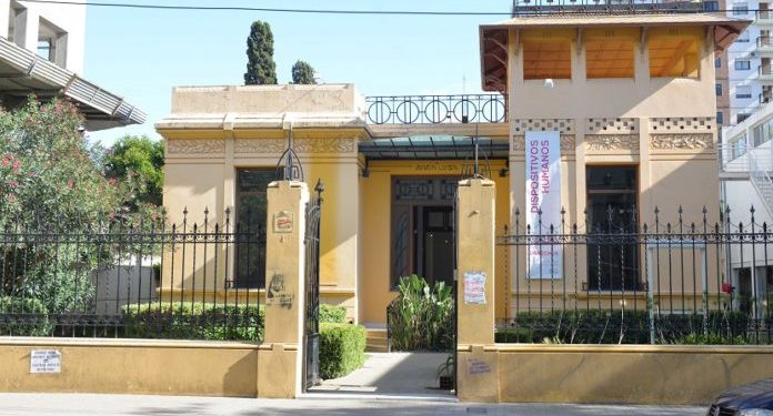BAHIA BLANCA: Bienal Nacional de Arte 2026 2Museos —Museo de Bellas Artes y Museo de Arte Contemporáneo, dependientes del Instituto Cultural de la Municipalidad de Bahía Blanca— invita a la Bienal Nacional de Arte 2026, El eco de un sonido que jamás se produjo. Cita, versión, copia en el arte y en la vida, que podrá visitarse en el MAC, Sarmiento 450.