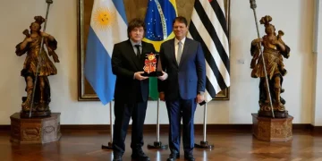 Por el viaje a Brasil, denuncian penalmente a Javier Milei por malversación de fondos públicos