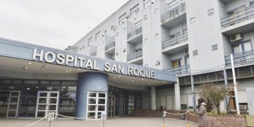 Diputados de LLA buscan que los extranjeros paguen por la salud y la educación