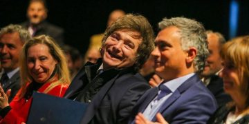 Legisladores bonaerenses de LLA arriban a Casa Rosada para activar el armado 2027 con Karina Milei