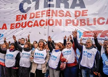 Comienza el paro docente en reclamo por la reapertura de paritarias y mayor financiamiento educativo