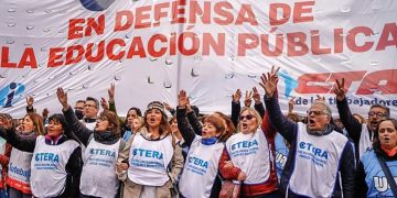 Comienza el paro docente en reclamo por la reapertura de paritarias y mayor financiamiento educativo