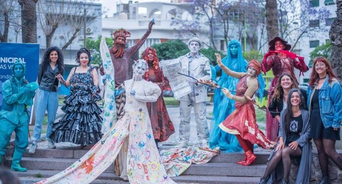 BAHIA BLANCA: 14º Encuentro de Estatuas Vivientes  Este domingo tendrá lugar el “14º Encuentro de Estatuas Vivientes” en el marco de una jornada para celebrar el Mes de las Infancias y a beneficio de DUBA.
