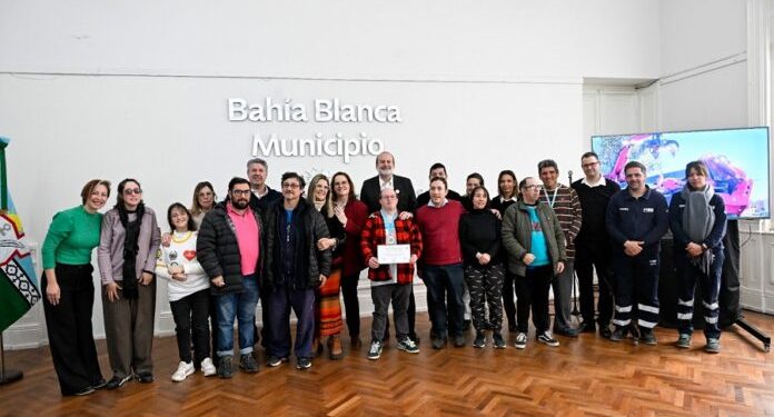 BAHIA BLANCA: El Municipio destinó más de $95 millones a 19 instituciones que trabajan por la inclusión El Municipio de Bahía Blanca concretó la entrega de aportes económicos a 19 instituciones locales dedicadas a la atención, acompañamiento e inclusión de personas con discapacidad. Dichos aportes son el resultado de fondos obtenidos por el desguace y venta como chatarra de autos y motos abandonados en corralones municipales. El monto total distribuido es de $95.254.559.