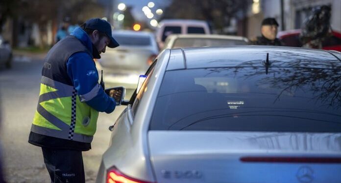 BAHIA BLANCA: Operativos de tránsitos realizados entre el 3 y 9 de agosto  Entre el 3 y 9 de agosto fueron retirados de circulación 9 potenciales conductores peligrosos cuyos controles de alcoholemia arrojaron resultado positivo.