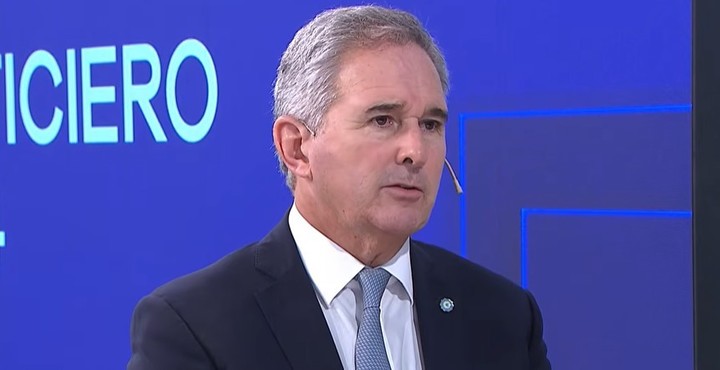 Quirno también pidió la renuncia de Villarruel: “Que dé un paso al costado” El canciller Pablo Quirno se sumó a las críticas contra Victoria Villarruel, la acusó de intentar "desestabilizar" al Gobierno y reclamó que renuncie si no acompaña el rumbo de Javier Milei.