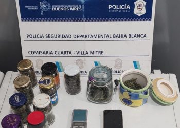 BAHIA BLANCA: Terminó aprehendido por tener 11 frascos con marihuana en su casa