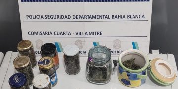 BAHIA BLANCA: Terminó aprehendido por tener 11 frascos con marihuana en su casa