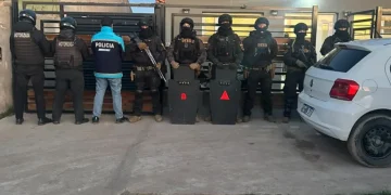 BAHIA BLANCA: Allanamiento en una casa por el asalto en Palihue «secuestran tres armas y detienen a una mujer»