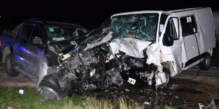 RUTA 33: Falleció uno de los ocupantes de la camioneta que chocó con una combi
