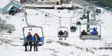 Fin de semana largo: viajaron más turistas, pero cayó el gasto real