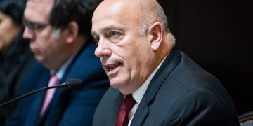 Crisis en IOMA: De Leo alertó por la interrupción de prestaciones en Bahía Blanca