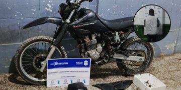 BAHIA BLANCA: Detuvieron a un joven de 18 años y recuperaron una moto robada durante un allanamiento en Villa Esperanza