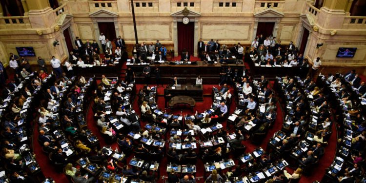 Congreso: el oficialismo alcanzó el quórum para debatir la reforma del BCRA  La Libertad Avanza alcanzó el quórum en Diputados en la sesión para darle media sanción a la reforma de la Carta Orgánica del Banco Central.