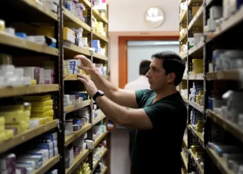 Farmacéuticos bonaerenses alertan por la desregulación de Milei en la venta de medicamentos