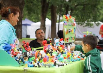 BAHIA BLANCA: Ferias diseño, arte y encuentro en la calle