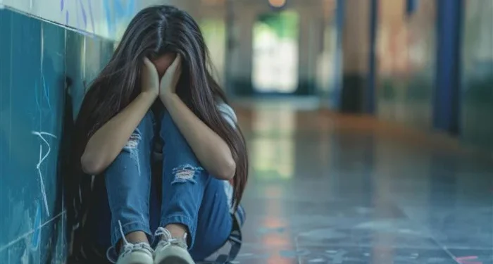 Dorrego: detuvieron a un docente acusado grooming contra sus alumnas  El sujeto, de 24 años, intercambiaba mensajes de índole sexual con estudiantes de 14 y 15 años a través de una cuenta falsa de Instagram.