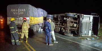Vuelco de un camión en la Ruta 51 a la altura de Frapal
