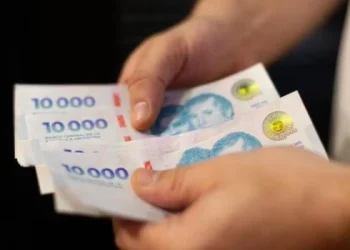 Encuesta: más del 60% de los argentinos se queda sin ingresos antes del día 20