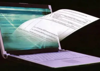 Federico Sturzenegger anunció que el Gobierno activó el Decreto 743/2024 y escribanos avalan la firma digital