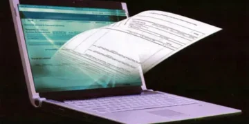 Federico Sturzenegger anunció que el Gobierno activó el Decreto 743/2024 y escribanos avalan la firma digital