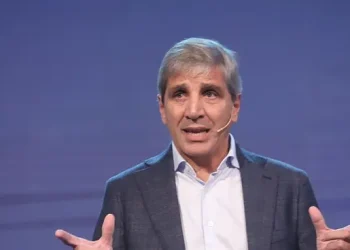 Luis Caputo anunciará un plan para impulsar los créditos hipotecarios con fondos del FGS de ANSES