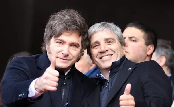 Datos oficiales: desde el inicio de la gestión de Milei se destruyeron 337.365 puestos de trabajo formales  La política económica de Javier Milei generó 373 despidos por día. En los primeros 5 meses de este año ya cerraron casi 8.500 empresas y casi 31 mil desde 2024.