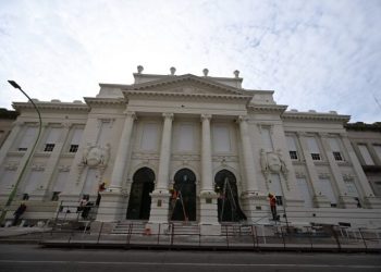 BAHIA BLANCA: Avanza la puesta en valor de la emblemática Escuela N° 2 «las obras en su fachada y el hall central ingresan en su etapa final»