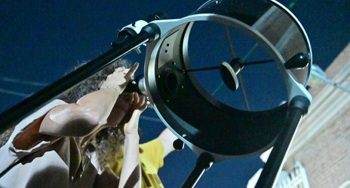 BAHIA BLANCA: Observatorio Astronómico «vuelven los jueves de mirar por telescopios»  Si te intriga el universo y te encanta mirar el cielo, te esperamos para compartir esta experiencia única.