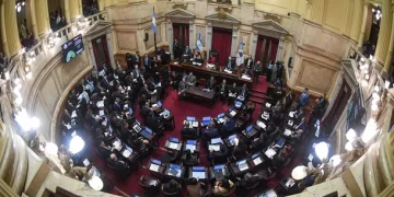 Tras el revés a la Ley de Tierras, el Senado sesiona este jueves con una masiva protesta en la calle