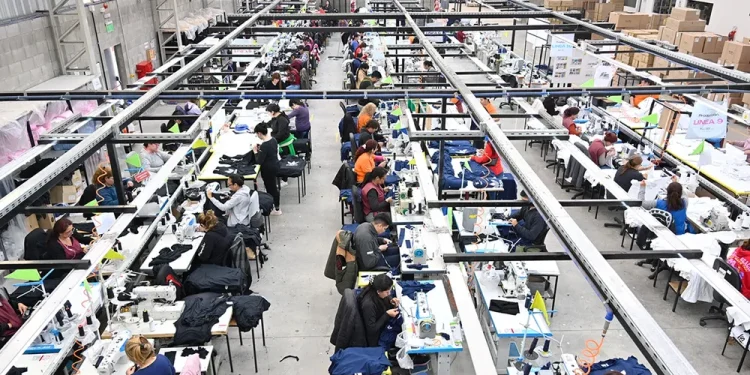 El cierre de una textil impacta en despidos en dos ciudades bonaerenses Se trata Will Der, que deja unos 140 trabajadores afectados en sus plantas de Las Flores y General Pacheco.