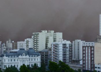 BAHIA BLANCA: Doble alerta amarilla para este domingo «tormentas por la mañana y fuertes vientos por la tarde»