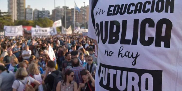 Paro Universitario: el Frente Sindical confirmó nuevas jornadas de protesta, en la previa a la Marcha Federal  El Frente Sindical resolvió profundizar el plan de lucha, con un paro universitario de 48 horas y una marcha federal.