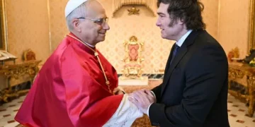 Milei recibirá al Papa León XIV al pie del avión y habrá una bilateral a solas en Casa Rosada