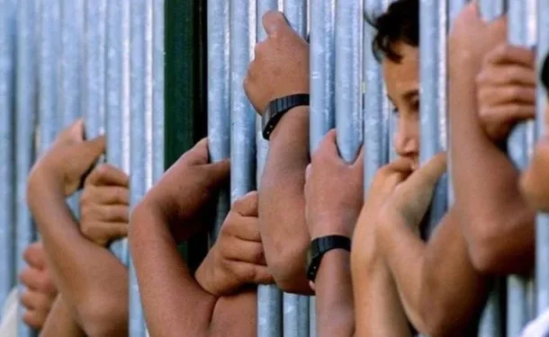 La Justicia suspendió por 60 días el nuevo Régimen Penal Juvenil en la provincia de Buenos Aires  La medida fue dictada por el Juzgado de Responsabilidad Penal Juvenil N°2 de Lomas de Zamora, a cargo de la jueza Marta Elba Pascual.