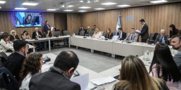 Diputados vuelve a debatir el endeudamiento familiar y la emergencia en discapacidad