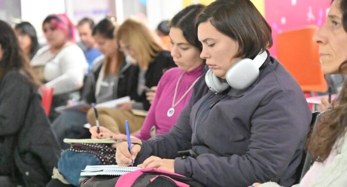 BAHIA BLANCA: Charlas y talleres en Bahía Hub  Bahía Hub brindará desde mañana una serie de charlas y talleres gratuitos, destinada a emprendedores y comerciantes para potenciar sus negocios en el ecosistema digital.