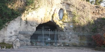 La Capilla del Sagrado Corazón y la Gruta de Lourdes de Pigüé fueron declaradas Monumento Histórico Provincial